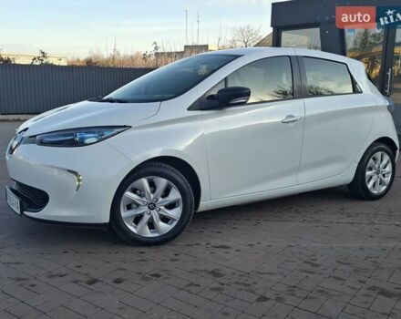 Белый Рено Зое, объемом двигателя 0 л и пробегом 90 тыс. км за 9500 $, фото 8 на Automoto.ua