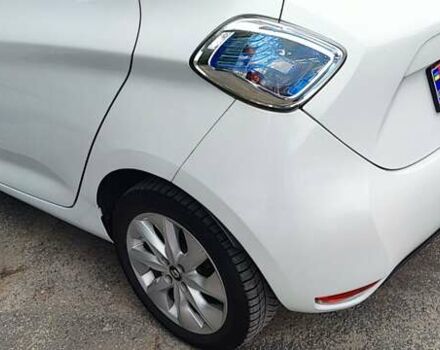 Белый Рено Зое, объемом двигателя 0 л и пробегом 62 тыс. км за 9999 $, фото 3 на Automoto.ua