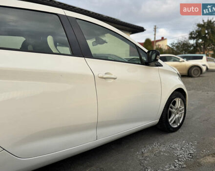 Білий Рено Зое, об'ємом двигуна 0 л та пробігом 87 тис. км за 8500 $, фото 5 на Automoto.ua