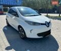 Белый Рено Зое, объемом двигателя 0 л и пробегом 74 тыс. км за 11300 $, фото 2 на Automoto.ua