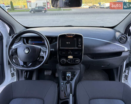 Белый Рено Зое, объемом двигателя 0 л и пробегом 51 тыс. км за 10800 $, фото 53 на Automoto.ua