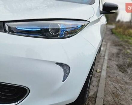 Белый Рено Зое, объемом двигателя 0 л и пробегом 71 тыс. км за 9550 $, фото 9 на Automoto.ua