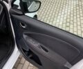 Белый Рено Зое, объемом двигателя 0 л и пробегом 32 тыс. км за 11500 $, фото 23 на Automoto.ua