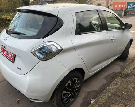 Белый Рено Зое, объемом двигателя 0 л и пробегом 65 тыс. км за 9200 $, фото 10 на Automoto.ua