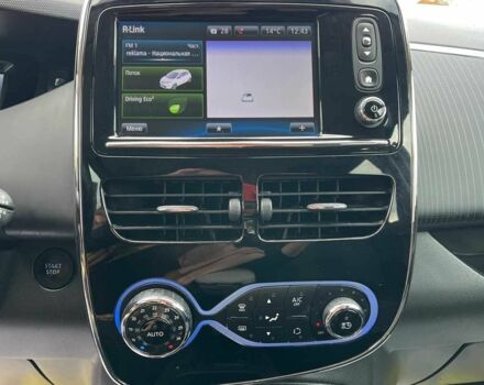 Белый Рено Зое, объемом двигателя 0 л и пробегом 140 тыс. км за 9300 $, фото 10 на Automoto.ua