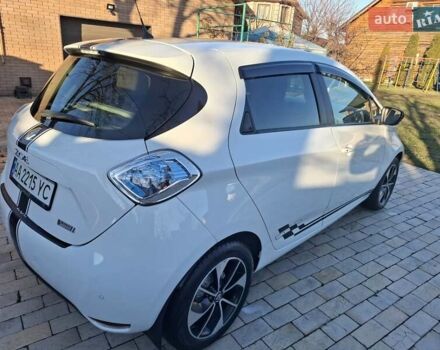 Белый Рено Зое, объемом двигателя 0 л и пробегом 176 тыс. км за 9300 $, фото 5 на Automoto.ua