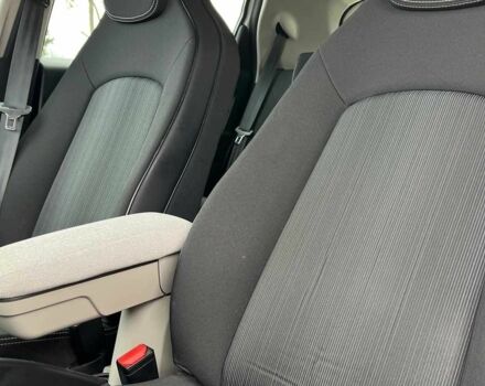 Белый Рено Зое, объемом двигателя 0 л и пробегом 140 тыс. км за 9300 $, фото 17 на Automoto.ua