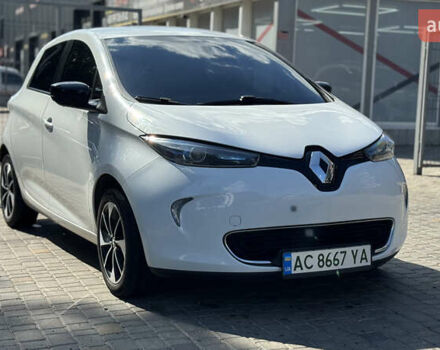 Белый Рено Зое, объемом двигателя 0 л и пробегом 125 тыс. км за 9900 $, фото 10 на Automoto.ua