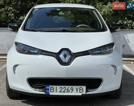 Белый Рено Зое, объемом двигателя 0 л и пробегом 120 тыс. км за 10500 $, фото 11 на Automoto.ua
