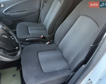 Білий Рено Зое, об'ємом двигуна 0 л та пробігом 80 тис. км за 9500 $, фото 59 на Automoto.ua