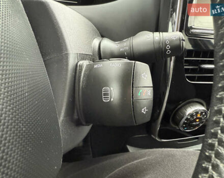 Білий Рено Зое, об'ємом двигуна 0 л та пробігом 56 тис. км за 9800 $, фото 21 на Automoto.ua