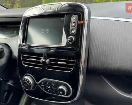Белый Рено Зое, объемом двигателя 0 л и пробегом 157 тыс. км за 8700 $, фото 18 на Automoto.ua