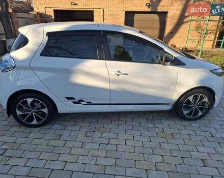 Белый Рено Зое, объемом двигателя 0 л и пробегом 176 тыс. км за 9300 $, фото 4 на Automoto.ua