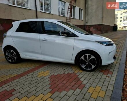 Белый Рено Зое, объемом двигателя 0 л и пробегом 129 тыс. км за 8700 $, фото 7 на Automoto.ua