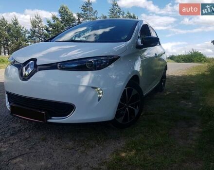 Белый Рено Зое, объемом двигателя 0 л и пробегом 95 тыс. км за 11000 $, фото 5 на Automoto.ua