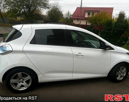 Белый Рено Зое, объемом двигателя 0 л и пробегом 102 тыс. км за 8500 $, фото 1 на Automoto.ua