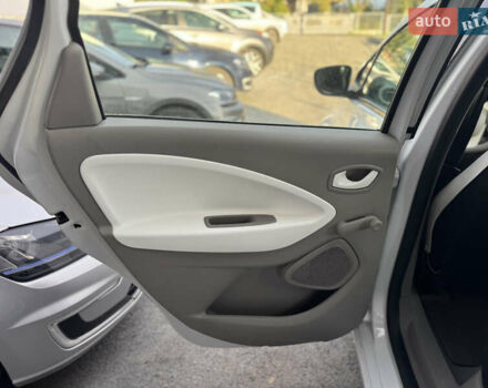 Білий Рено Зое, об'ємом двигуна 0 л та пробігом 87 тис. км за 8500 $, фото 18 на Automoto.ua
