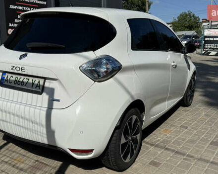 Белый Рено Зое, объемом двигателя 0 л и пробегом 125 тыс. км за 9900 $, фото 6 на Automoto.ua