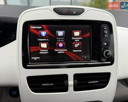 Белый Рено Зое, объемом двигателя 0 л и пробегом 127 тыс. км за 9200 $, фото 58 на Automoto.ua