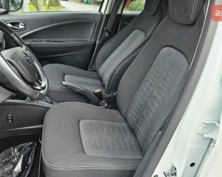 Белый Рено Зое, объемом двигателя 0 л и пробегом 71 тыс. км за 9550 $, фото 57 на Automoto.ua