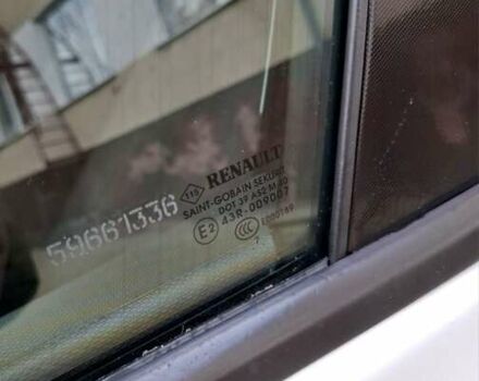 Белый Рено Зое, объемом двигателя 0 л и пробегом 129 тыс. км за 8700 $, фото 54 на Automoto.ua