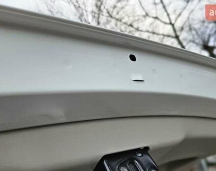 Белый Рено Зое, объемом двигателя 0 л и пробегом 71 тыс. км за 9550 $, фото 32 на Automoto.ua