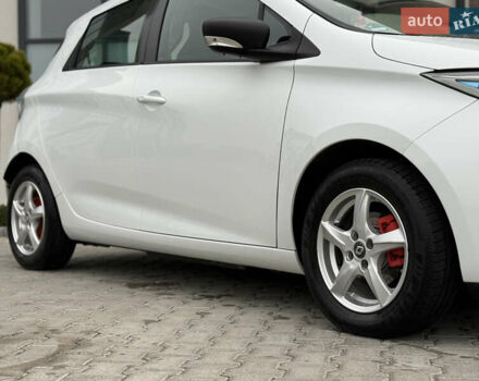 Белый Рено Зое, объемом двигателя 0 л и пробегом 127 тыс. км за 9200 $, фото 25 на Automoto.ua