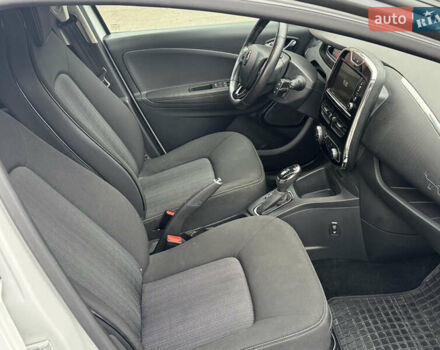 Білий Рено Зое, об'ємом двигуна 0 л та пробігом 91 тис. км за 10600 $, фото 20 на Automoto.ua