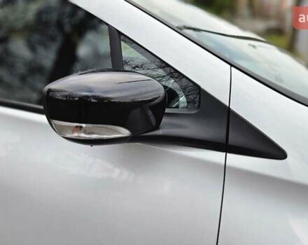 Белый Рено Зое, объемом двигателя 0 л и пробегом 71 тыс. км за 9550 $, фото 13 на Automoto.ua