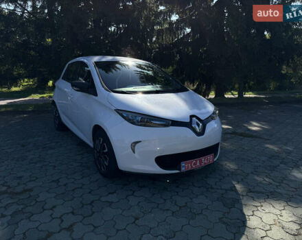 Белый Рено Зое, объемом двигателя 0 л и пробегом 57 тыс. км за 9500 $, фото 7 на Automoto.ua