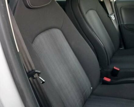 Белый Рено Зое, объемом двигателя 0 л и пробегом 39 тыс. км за 10900 $, фото 17 на Automoto.ua