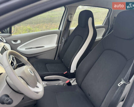 Білий Рено Зое, об'ємом двигуна 0 л та пробігом 87 тис. км за 8500 $, фото 12 на Automoto.ua