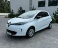 Белый Рено Зое, объемом двигателя 0 л и пробегом 165 тыс. км за 8350 $, фото 2 на Automoto.ua