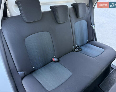 Белый Рено Зое, объемом двигателя 0 л и пробегом 51 тыс. км за 10800 $, фото 68 на Automoto.ua