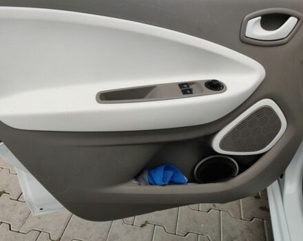 Білий Рено Зое, об'ємом двигуна 0 л та пробігом 190 тис. км за 8500 $, фото 6 на Automoto.ua