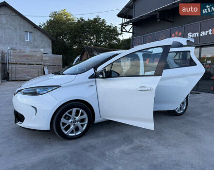 Белый Рено Зое, объемом двигателя 0 л и пробегом 51 тыс. км за 10800 $, фото 31 на Automoto.ua