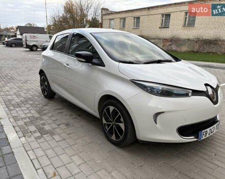 Белый Рено Зое, объемом двигателя 0 л и пробегом 44 тыс. км за 9999 $, фото 6 на Automoto.ua