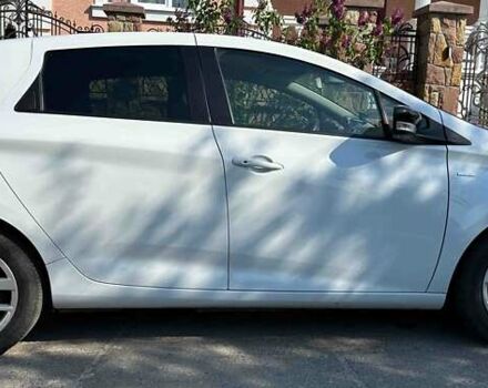 Білий Рено Зое, об'ємом двигуна 0 л та пробігом 38 тис. км за 12000 $, фото 4 на Automoto.ua