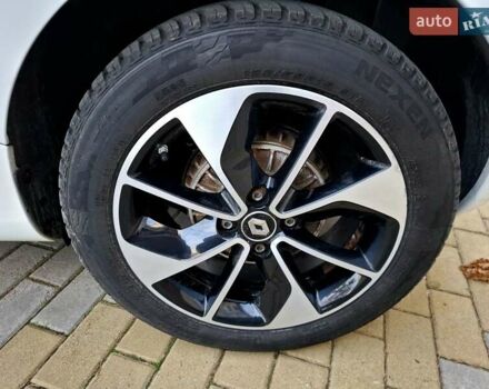 Белый Рено Зое, объемом двигателя 0 л и пробегом 129 тыс. км за 8700 $, фото 53 на Automoto.ua