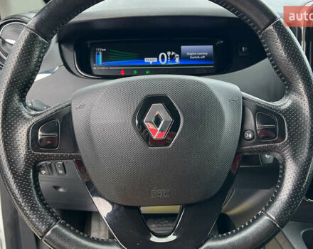 Белый Рено Зое, объемом двигателя 0 л и пробегом 140 тыс. км за 9300 $, фото 9 на Automoto.ua