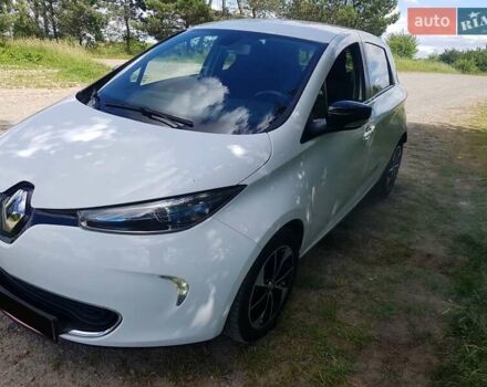 Белый Рено Зое, объемом двигателя 0 л и пробегом 95 тыс. км за 11000 $, фото 4 на Automoto.ua