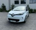 Белый Рено Зое, объемом двигателя 0 л и пробегом 165 тыс. км за 8350 $, фото 3 на Automoto.ua