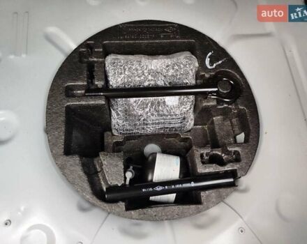 Белый Рено Зое, объемом двигателя 0 л и пробегом 72 тыс. км за 11700 $, фото 8 на Automoto.ua