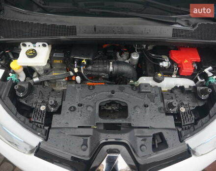 Білий Рено Зое, об'ємом двигуна 0 л та пробігом 37 тис. км за 10777 $, фото 57 на Automoto.ua