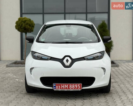 Белый Рено Зое, объемом двигателя 0 л и пробегом 127 тыс. км за 9200 $, фото 2 на Automoto.ua