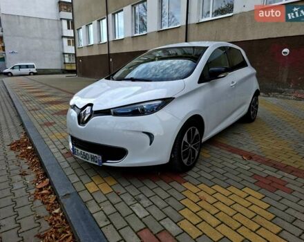 Белый Рено Зое, объемом двигателя 0 л и пробегом 129 тыс. км за 8700 $, фото 2 на Automoto.ua