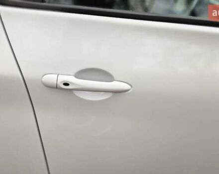 Белый Рено Зое, объемом двигателя 0 л и пробегом 71 тыс. км за 9550 $, фото 14 на Automoto.ua