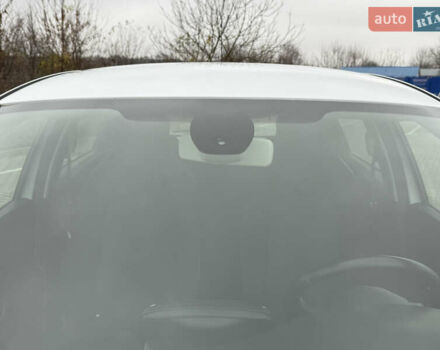 Білий Рено Зое, об'ємом двигуна 0 л та пробігом 56 тис. км за 9800 $, фото 7 на Automoto.ua