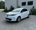 Белый Рено Зое, объемом двигателя 0 л и пробегом 165 тыс. км за 8350 $, фото 1 на Automoto.ua