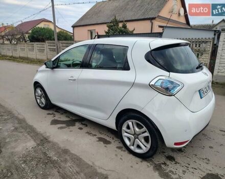 Белый Рено Зое, объемом двигателя 0 л и пробегом 90 тыс. км за 8900 $, фото 6 на Automoto.ua